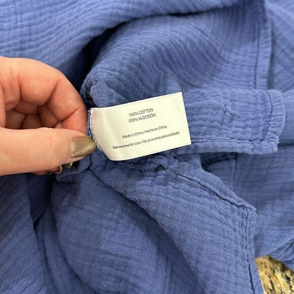 Three Dots Short Sleeve V-Neck Double Layer Cotton
Gauze Shirt Size XL - Picture 6 of 9